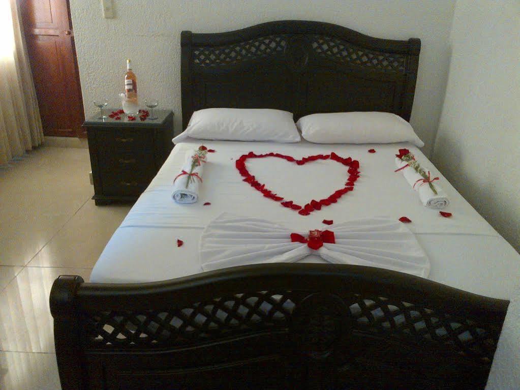 Hotel La Casa Del Turista Cartagena Екстер'єр фото